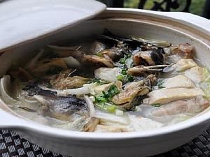 砂锅豆腐炖鱼