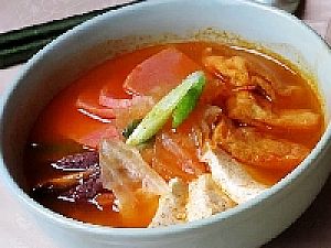 韩式火腿泡菜豆腐汤