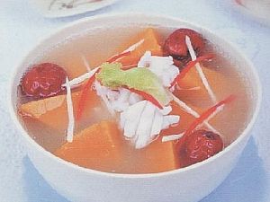 红枣木瓜墨鱼汤