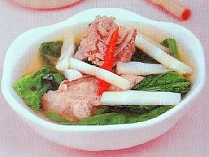 脊骨竹笋菠菜汤