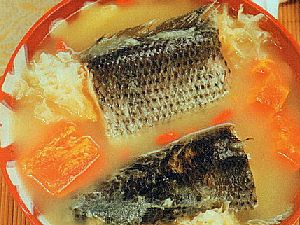 木瓜银耳炖生鱼汤