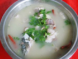 泡菜鱼头汤