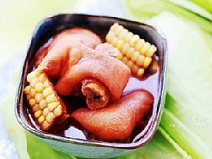 玉米黄豆炖猪蹄