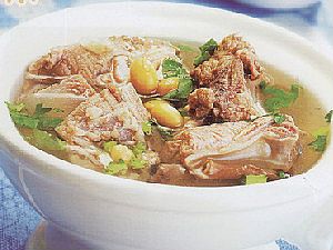 (1)金针黄豆排骨汤